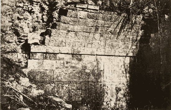 Palais Du Cirque, à Chichen-Itza, intérieur d'une salle.