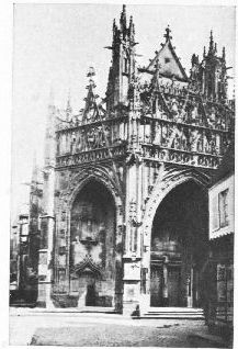 Eglise Notre-Dame d'Alençon où Thérèse fut baptisée.