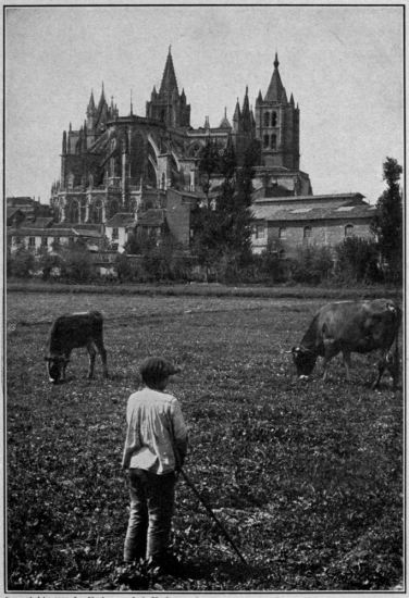 Copyright, 1910, by Underwood & Underwood  The Cathedral of León