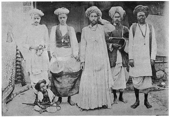 Gondhali musicians and dancers