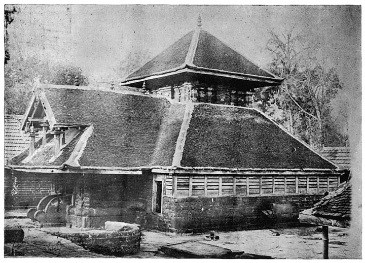 Bhagavati temple, Pandalūr.