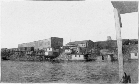 HOUSEBOAT TOWN, PEORIA