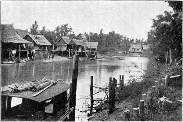 KHLONG NEAR PETCHABOOREE.