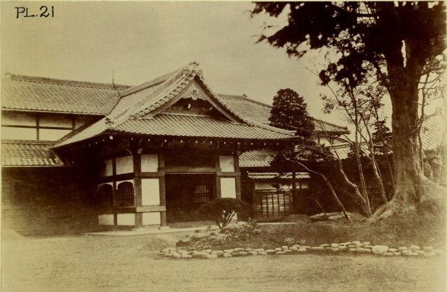 Plate 21: House with chidori-hafu.