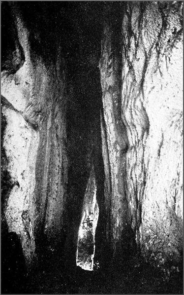 GREAT RIFT CAVERN, CHEDDAR GORGE.